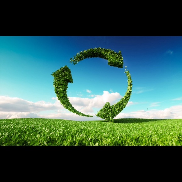 Meet your Posher, Sarah K Upcycledclass ♻️ - Picture 2 of 8